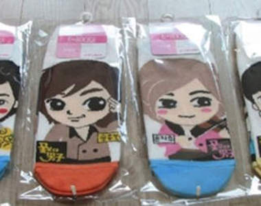 穿著創意襪~讓你變得更有型！