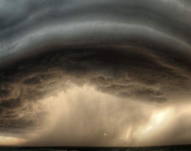 恐怖大王 暴風眼中降臨?!