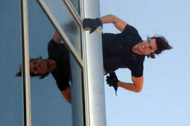 [不可能的任務4] 阿湯哥真身上陣～杜拜塔頂端!!! 