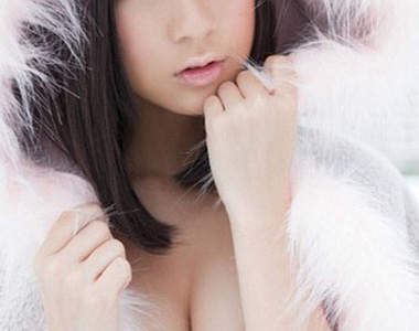 小野惠令奈 水手服底下藏不住的隱乳