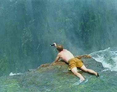 世界上最刺激的游泳池!!!