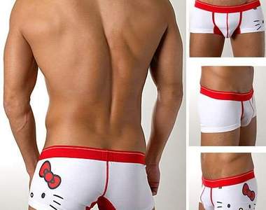 哈囉凱蒂貓 瞄準男人喵下去