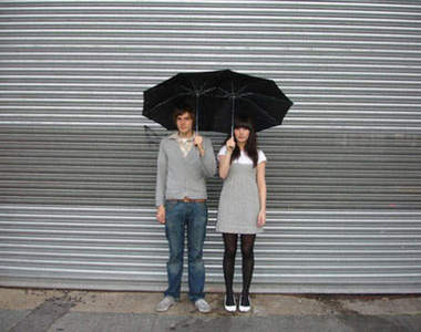 兩人甜蜜小雨傘