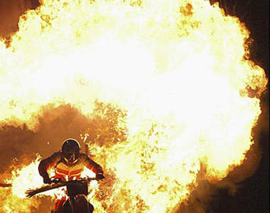 吞劍+跳火圈 玩命的特技演員