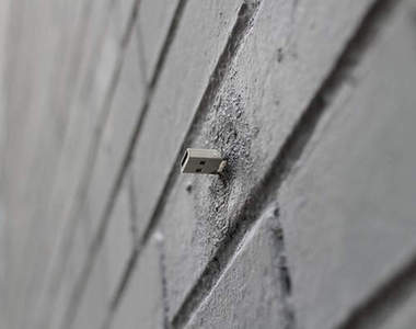 紐約市區牆上的 USB 插槽