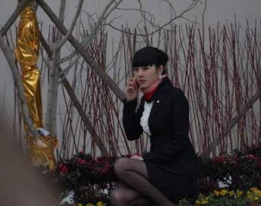 〝最美售樓小姐〞哭泣的美人樣～被偷拍上網爆紅！