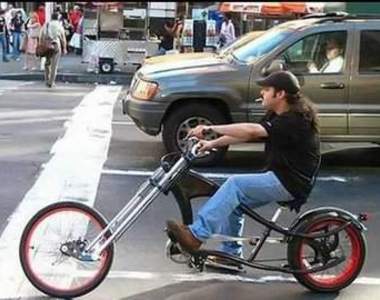 《搞怪腳踏車》之老外吃飽沒事幹~