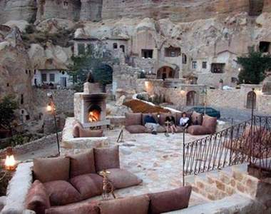 土耳其《洞穴飯店》讓你體驗原始的生活