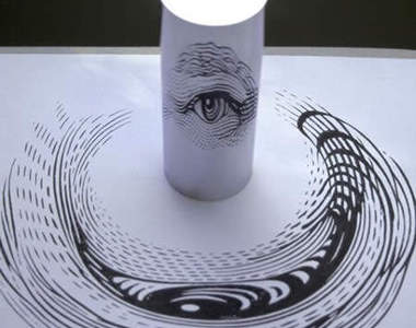 透過鏡面反射來看扭曲的視覺藝術