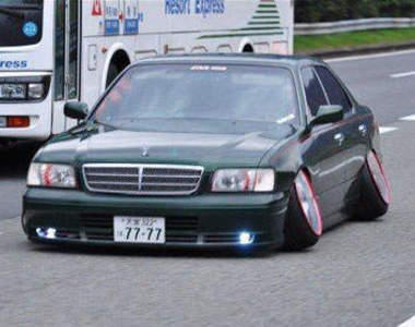 趴趴熊車:超低底盤房車 頭又搖尾擺~