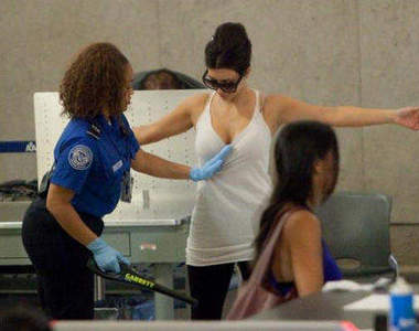 現在去美國!動不動就被 摸光光&看光光