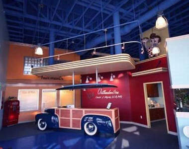 怎麼可能？！在復古車上看牙醫？！