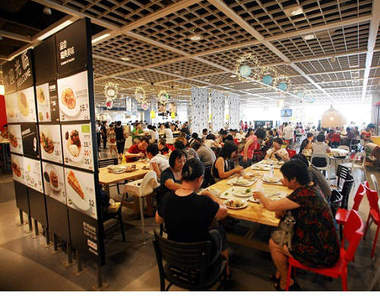 上海新流行?中高年聚集IKEA辦聯誼啦~!