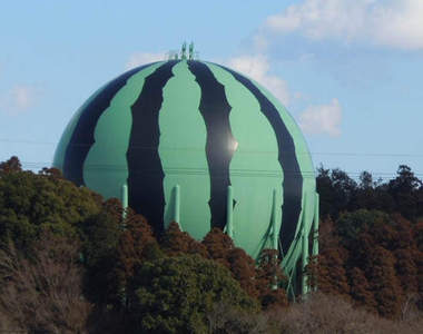 創意瓦斯儲存槽~好大一顆西瓜