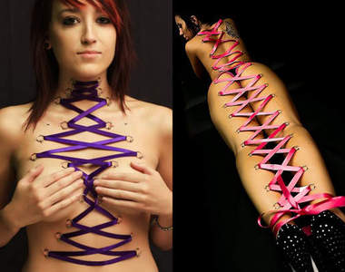 又痛又美麗的 Corset piercing 馬甲穿環