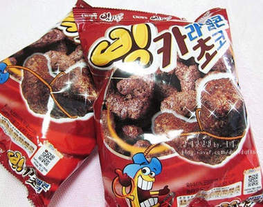 長得像便便的零食？！《Big焦糖巧克力餅乾》