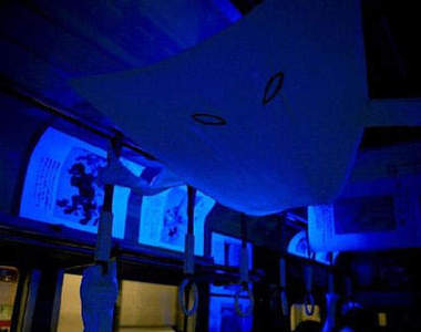 日本《妖怪電車》 嚇的小孩哇哇叫！