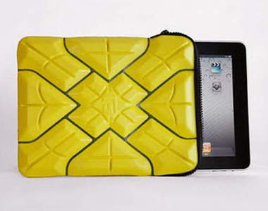 《G-form》在1300英尺都摔不爛的Ipad保護套