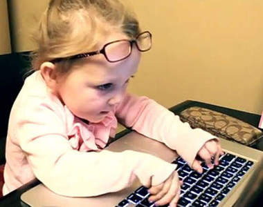 三歲小女孩Lua 飾演上班族的一天♥