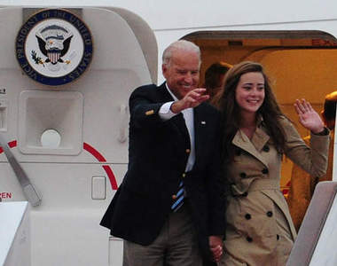 娜歐蜜拜登 Naomi Biden 美國副總統的氣質孫女