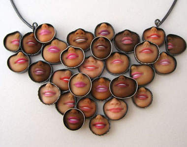 肢解芭比娃娃的詭異小飾品