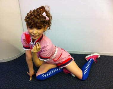 中川翔子打扮蟲蟲頭 蛋白質滿點新髮型？