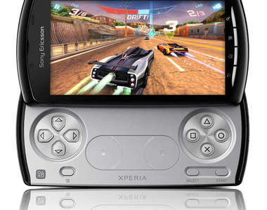 PSP強勢手機 XPERIA PLAY 以後邊打電話邊打怪XD