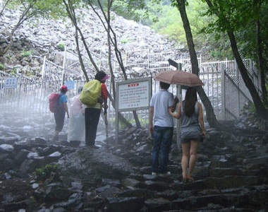《冰谷》冬天吹暖風，夏天起涼風的超神秘山谷～