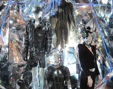 LADY GAGA造型師第1家店在紐約銀光閃閃開幕★