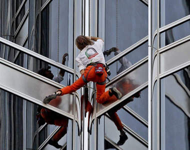 法國蜘蛛人 爬杜拜最高塔