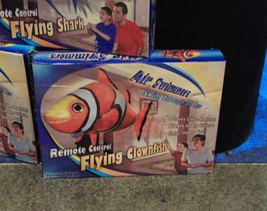 Air Swimmer充氣玩具   尼莫鯊魚都到家裡來開趴踢了