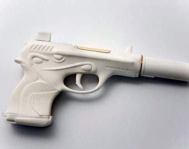 手槍裡隱藏著女生的收納品~ 　