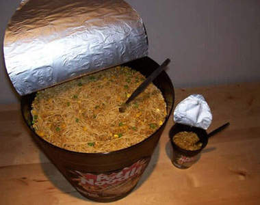 ☆Pot Noodle泡麵杯☆做成了68倍放大版？！