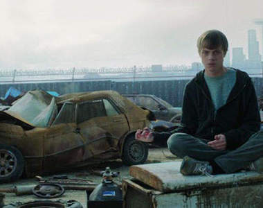 超能失控《Chronicle》一手拿著V8一手施展特異功能的科幻片