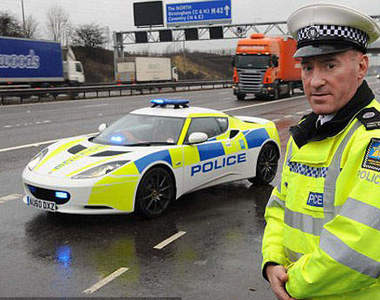 超跑警車 尬一下開單也爽