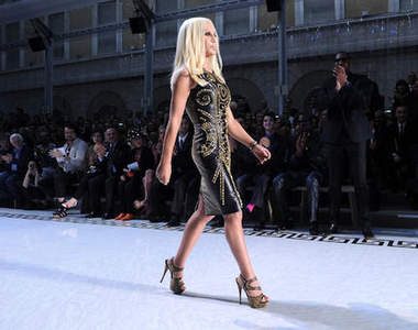 H&M×Versace　全新的品牌聯名系列「Versace for H&M」