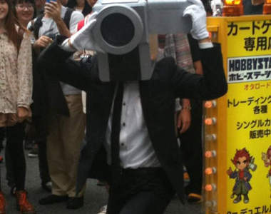 他是誰？為什麼大家看到他都會瘋狂拍照呢？