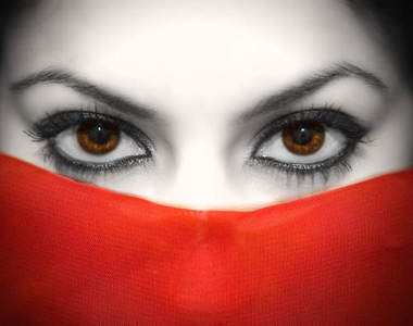 靈魂之窗：面紗下的眼睛　