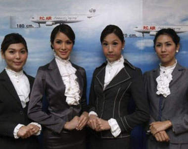 泰國一航空公司聘請4位“人妖”做空姐