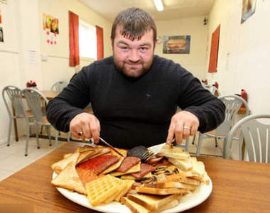 《超級早餐》一大早就吃7500卡!