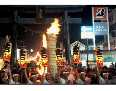 連日本人都覺得奇怪的夏季祭典