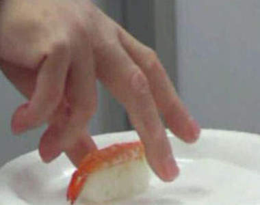 《H- type》機器手 讓你飯來張口,茶來伸手