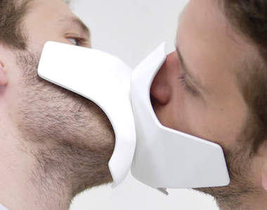 健康又衛生的盡情親吻陌生人！啾～