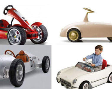 現在富二代都開名牌車 叭叭~