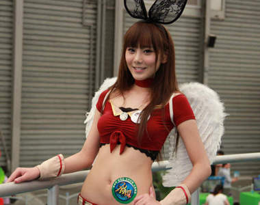 今年度新任清新教主 小許慧欣 謝夢沁