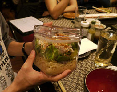 你吃過用搖的拉麵嗎？是搖麵不是搖你自己喔～