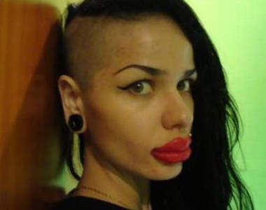 《厚唇少女》厚唇就是美嗎?那就見仁見智了…