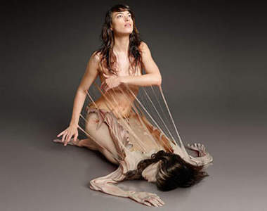 《脫皮妹》就算是冬季癢...也不會脫皮成這樣吧...