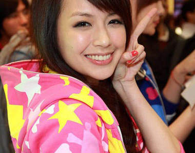 不要叫她迅猛龍了! 袁艾菲可是很正的好嗎～ 