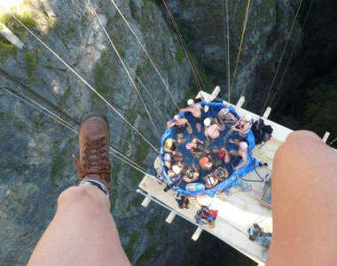 《高空露天浴》 真的又是不要命的一群勇士！！